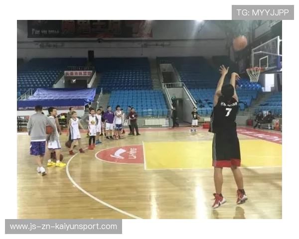 线上篮球社区建设蓬勃发展，激发青少年自主运动热情，线上打篮球