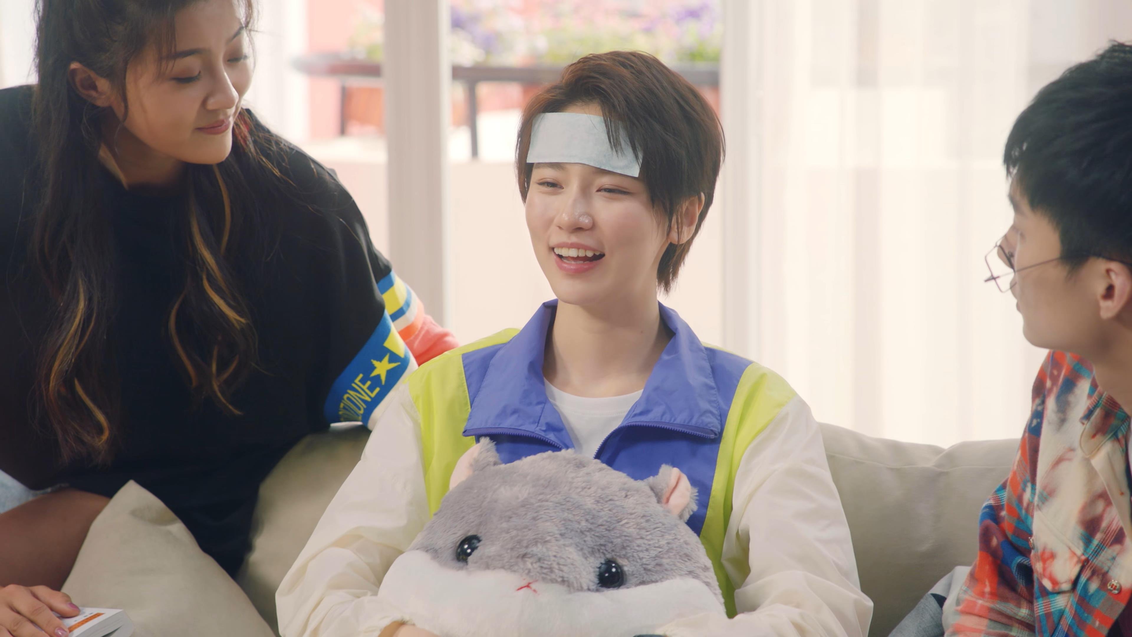 开云体育官网在线-张雨霏赛后采访感谢团队配合，张雨霏临时参加接力