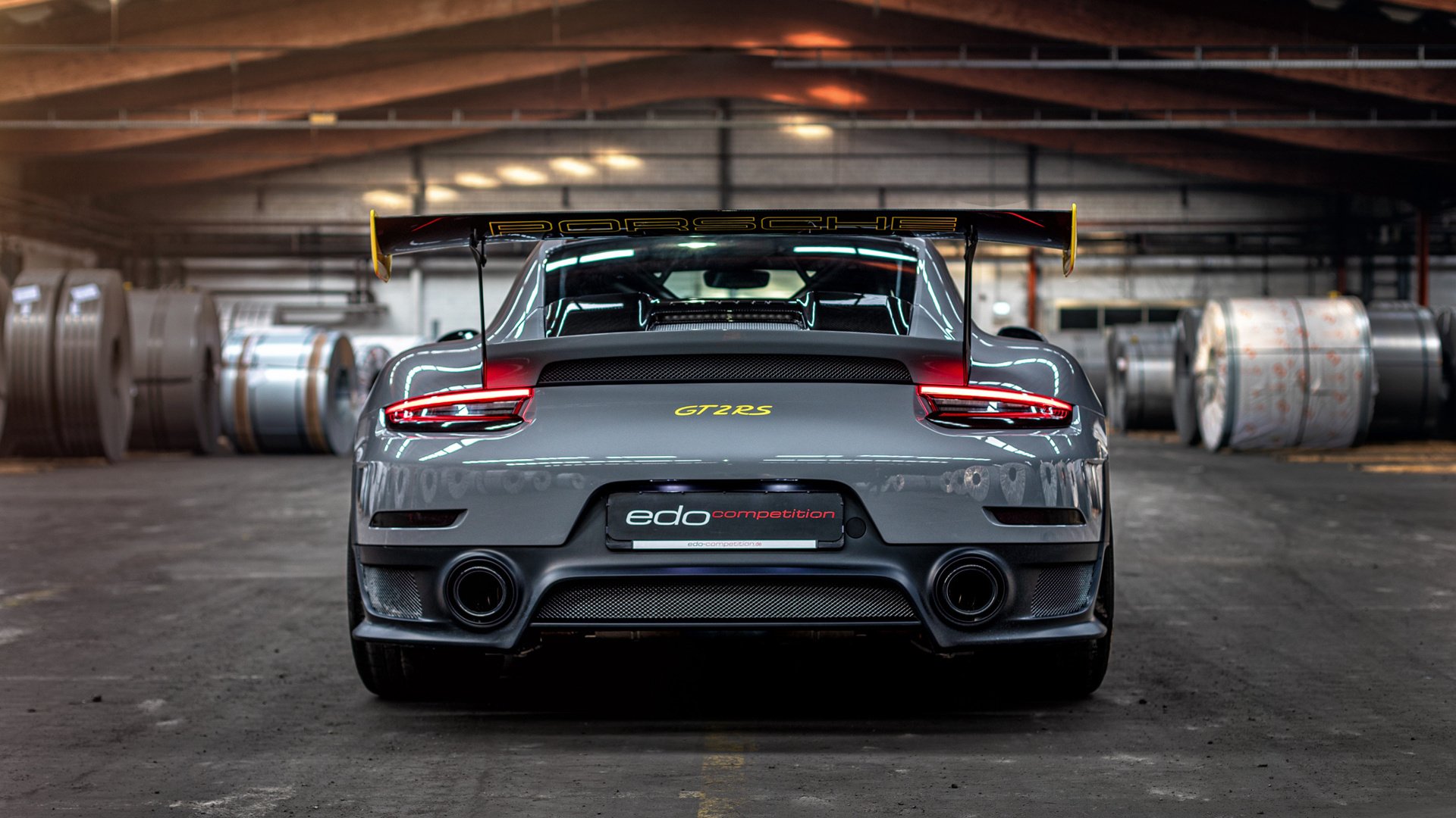 比赛结束后球员自发感谢远征球迷现场气氛感人至深,比赛后的致谢语